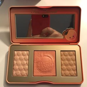 Too faced sweet peach glow palette